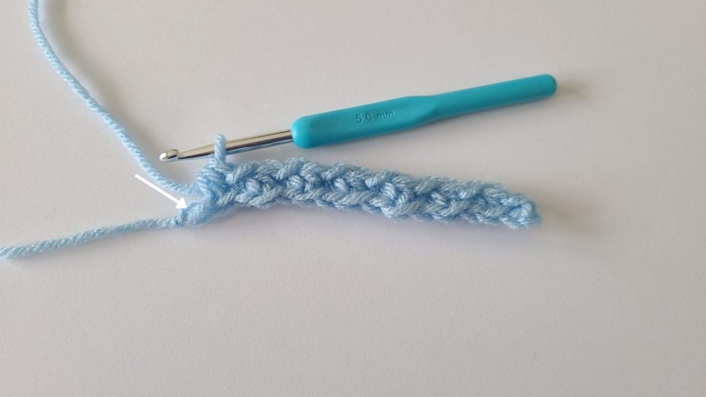 crochet blue textured stitch row 1