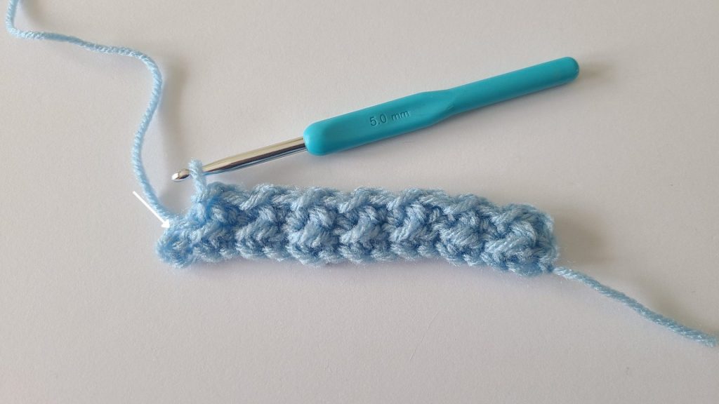 crochet blue textured 2 rows 