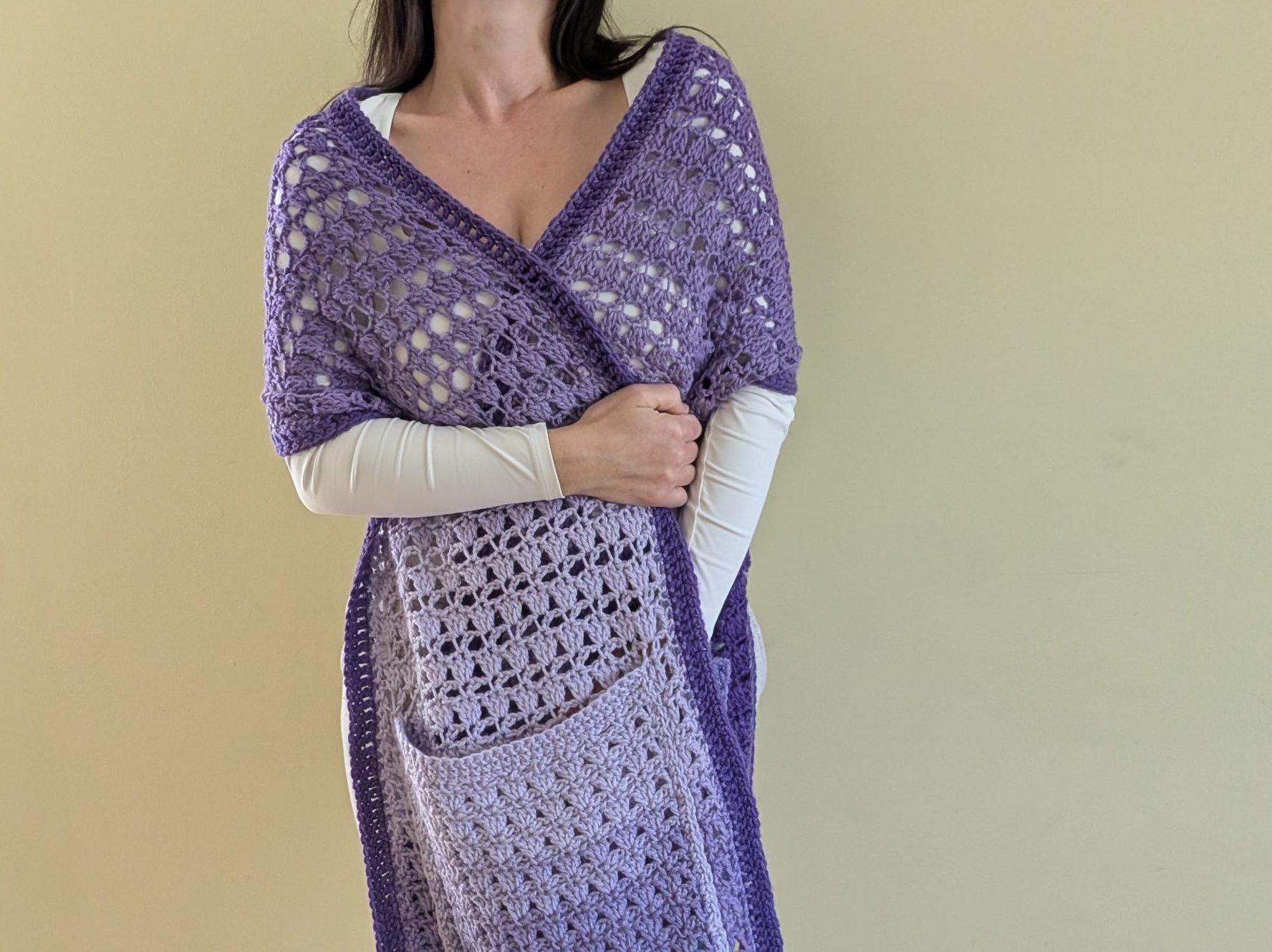 Simple Crochet Pocket Shawl – Free Pattern & Video Tutorial