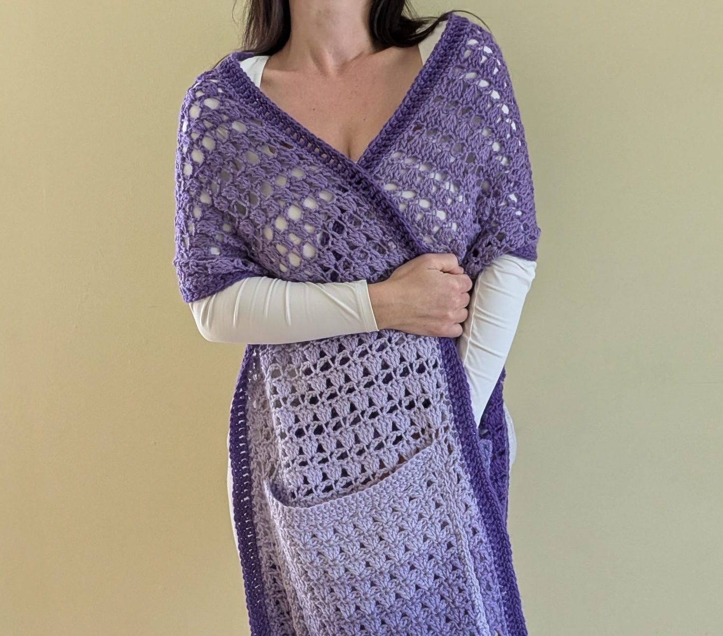 Simple Crochet Pocket Shawl – Free Pattern & Video Tutorial