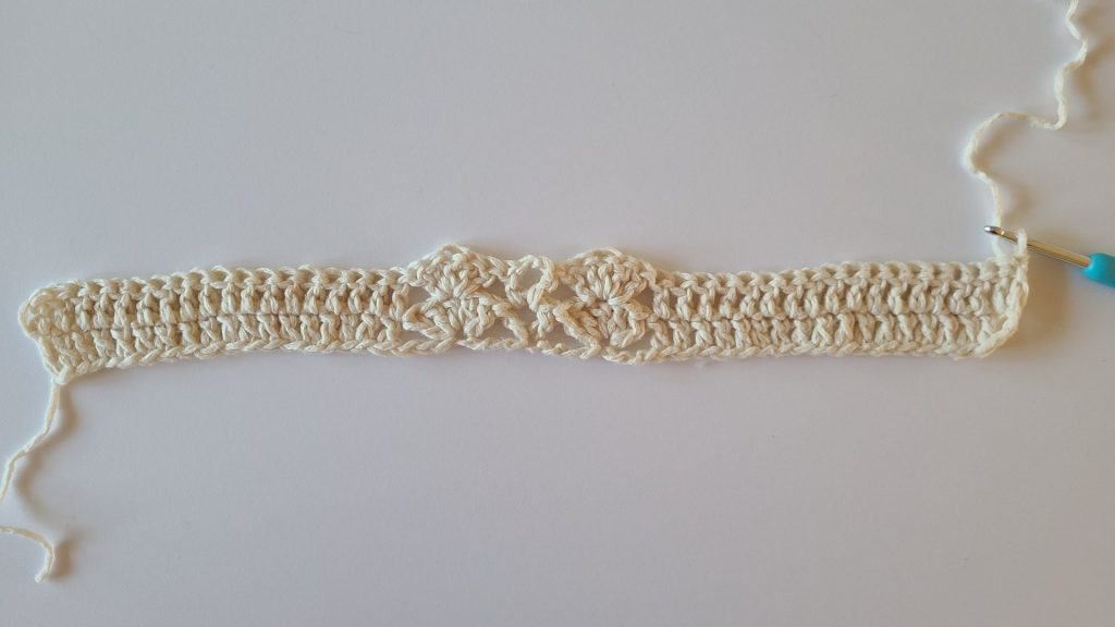 crochet tie vest front panel row 2