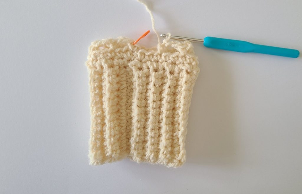 Crochet beige Fingerless Gloves Row 3