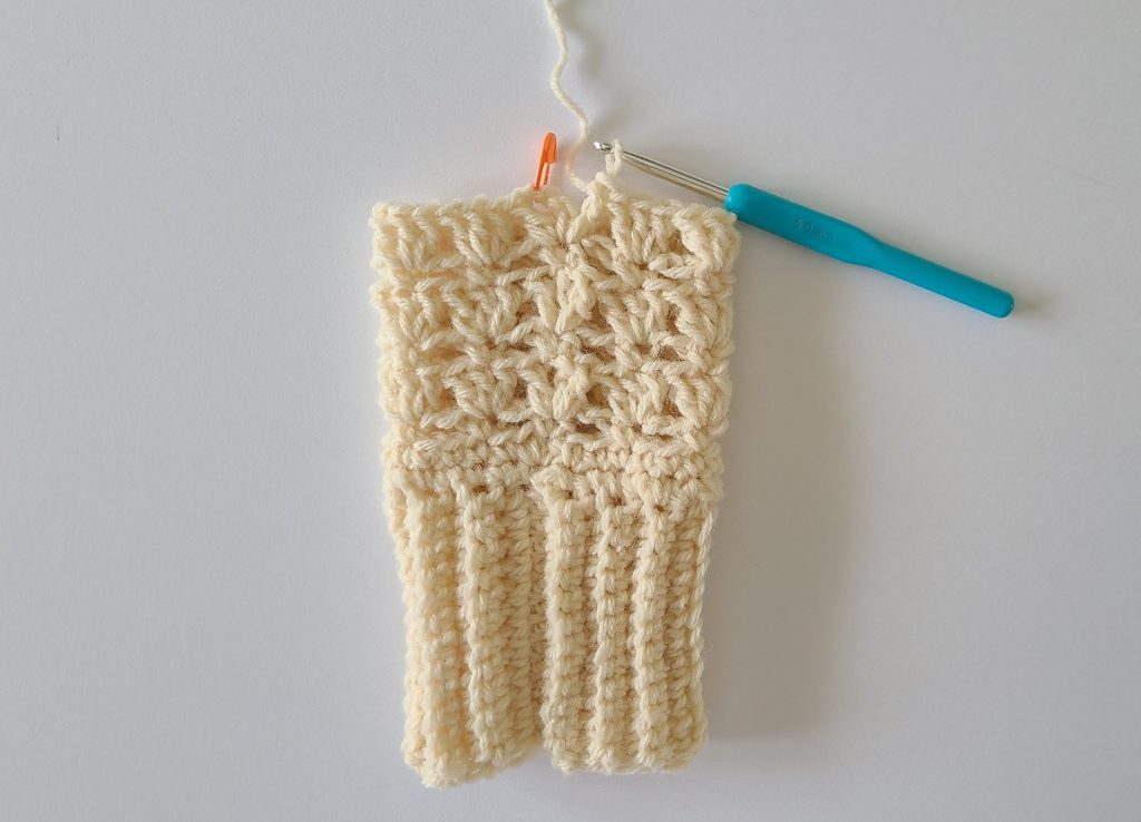 Crochet beige Fingerless Gloves Row 8