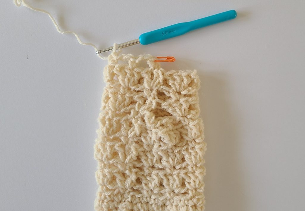 Crochet beige Fingerless Gloves Row 13