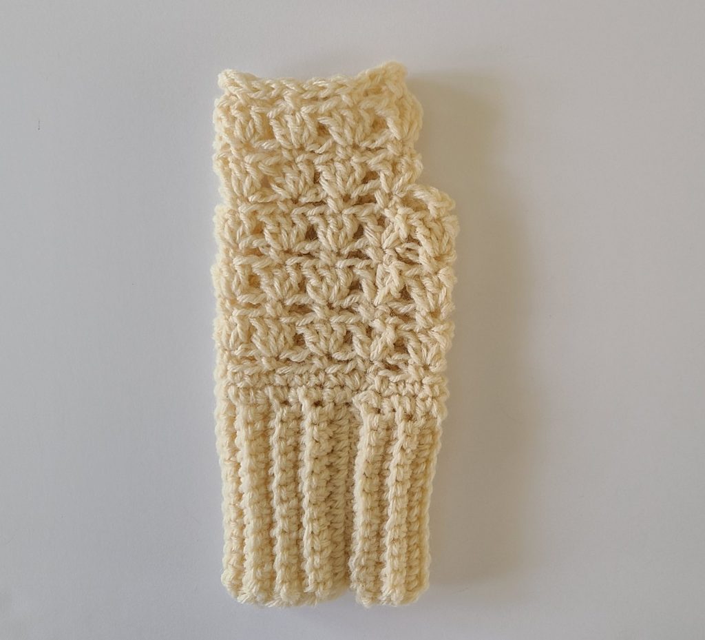 Crochet beige Fingerless Gloves Row 14