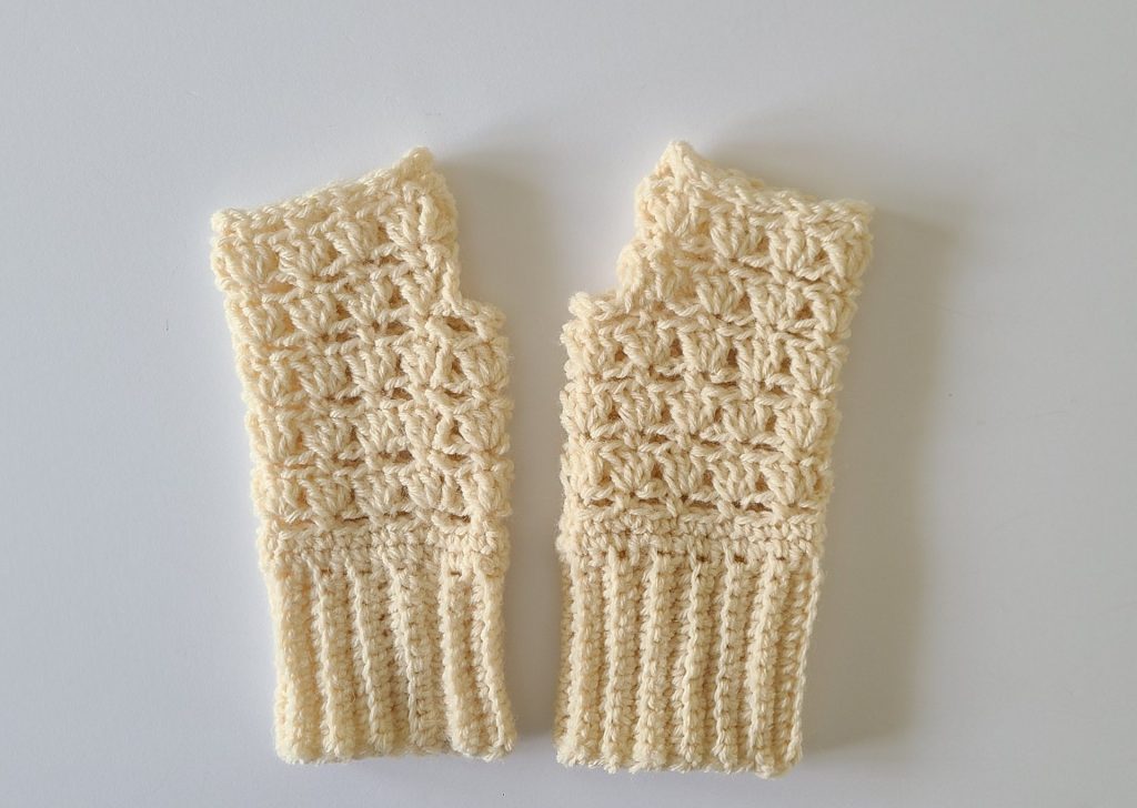 Crochet beige Fingerless Gloves